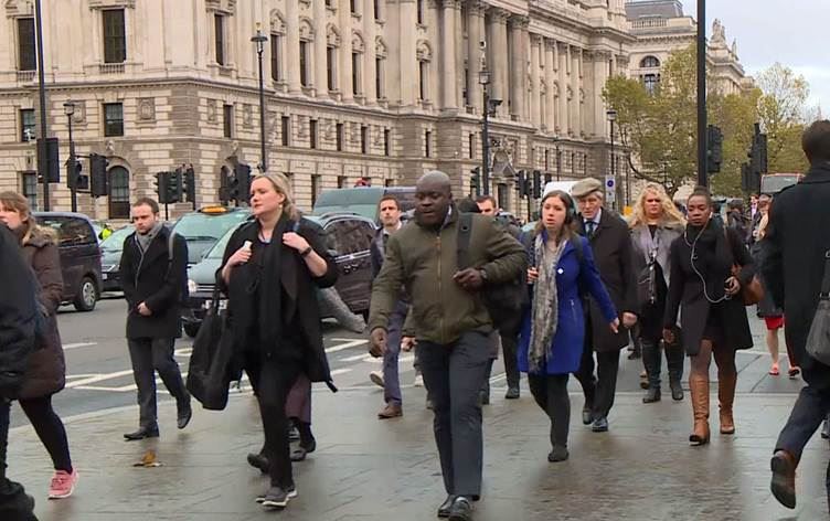 Londra'nın en işlek caddelerden biri 