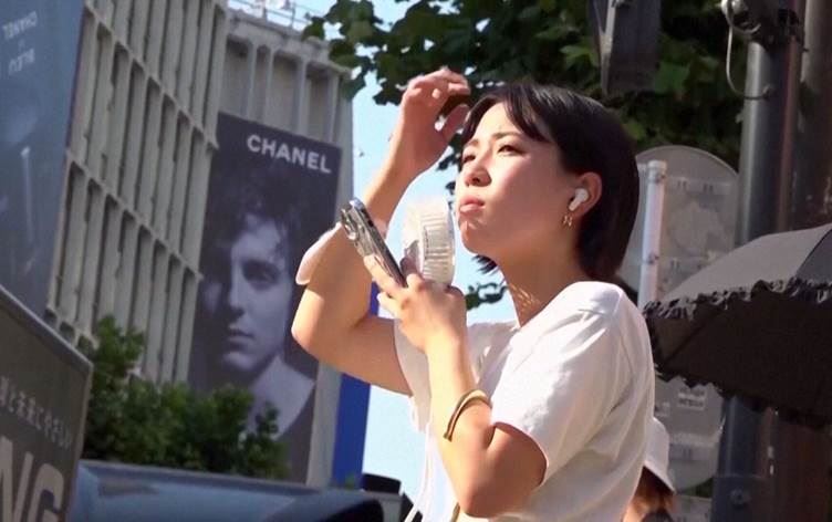 Kesên xwedî destûra rûniştinê ya demkî dikarin cihê rûniştina xwe biguherînin / Wêne: Ji dîmenan