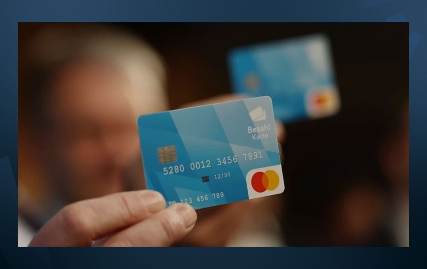 Almanya sığınmacılara kart verilmesi