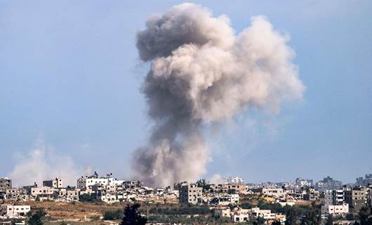 تصاعد الدخان بعد قصف إسرائيلي على غزة - AFP