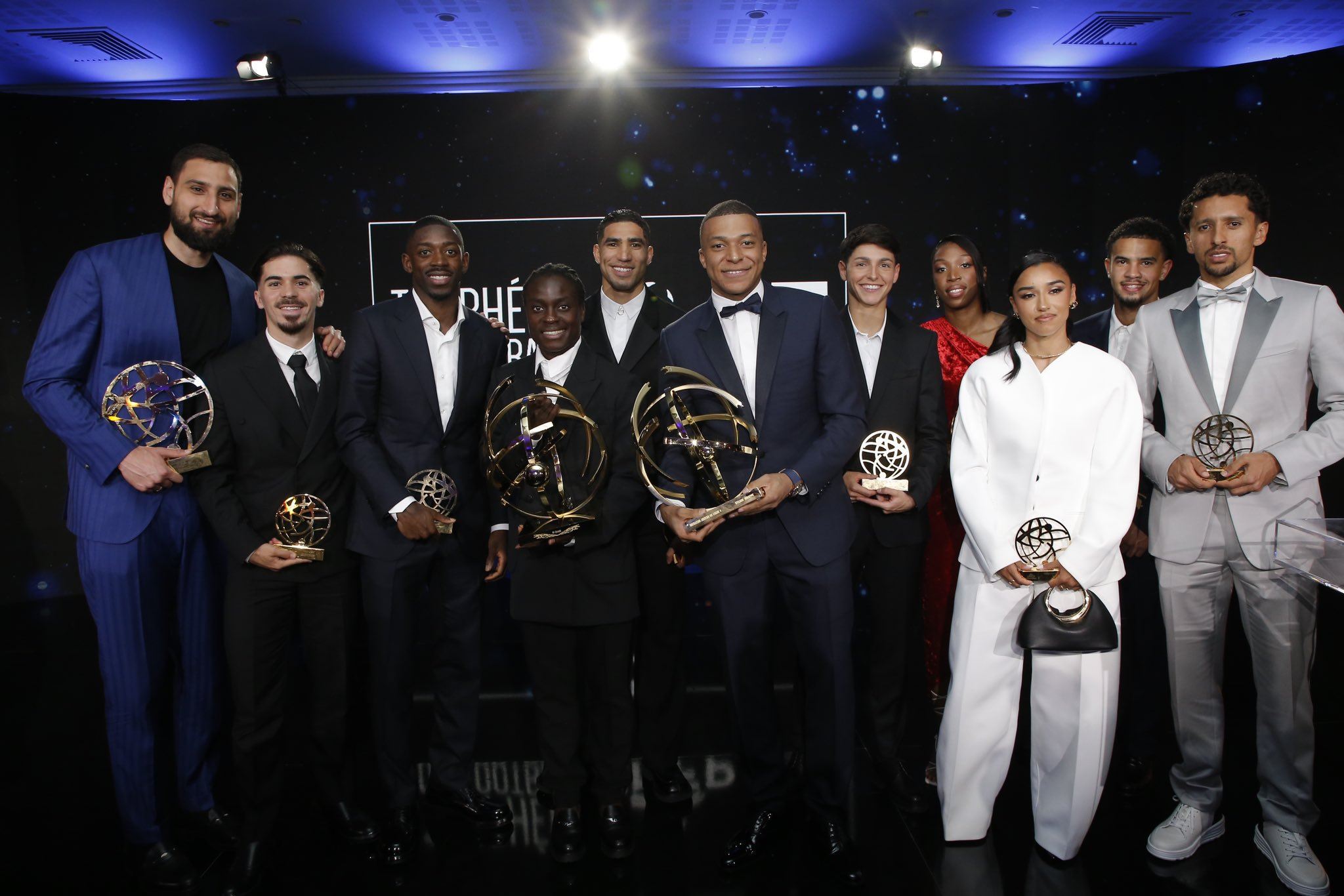 لە رێوڕەسمی دابەشکردنی خەڵاتەکان