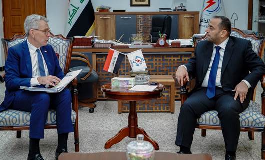 وزير الكهرباء زياد علي فاضل مع مساعد وزير ‏الخارجية ‏الأميركي لشؤون الطاقة جيفري بايات