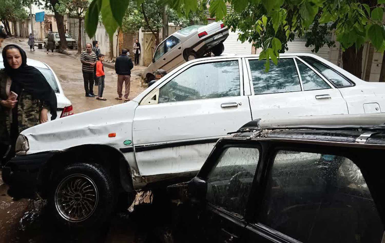 قوربانییانی لافاوەکەی مەشهەد زیادی کرد؛ حەوت کەس گیانیان لەدەستداوە