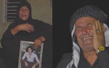 بكاء اثنين من ذوي ضحايا الأنفال في سجن نقرة السلمان