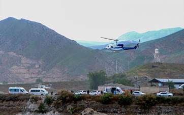 The helicopter carrying Iran's President Ebrahim Raisi taking off at the Iranian border with Azerbaijan after the inauguration of the dam of Qiz Qalasi, in Aras on May 19, 2024. Photo: IRNA