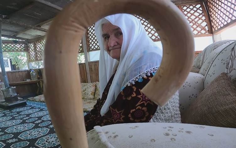 Kurê Makbule Ozerê Medenî Ozer behsa rewşa dayîka xwe kir / Wêne: Rûdaw