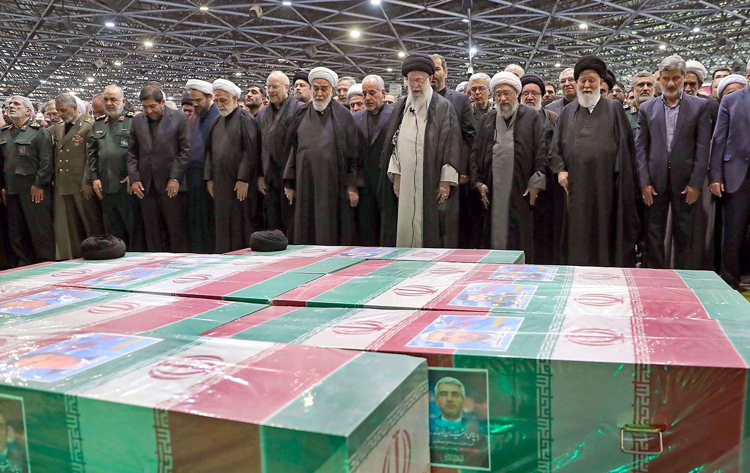 لە تاران نوێژی مردوو لەسەر تەرمی ئیبراهیم رەئیسی و یاوەرانی کرا