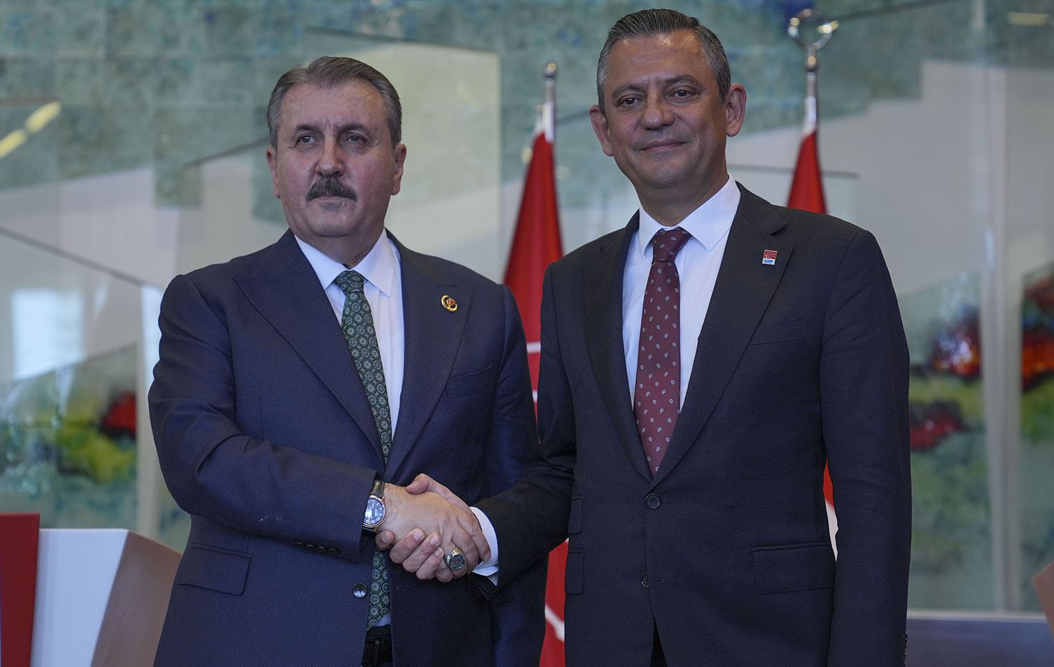 CHP Genel Başkanı Özgür Özel, BBP Genel Başkanı Mustafa Destici ile CHP Genel Merkezi’ndeki bir araya geldi. / AA