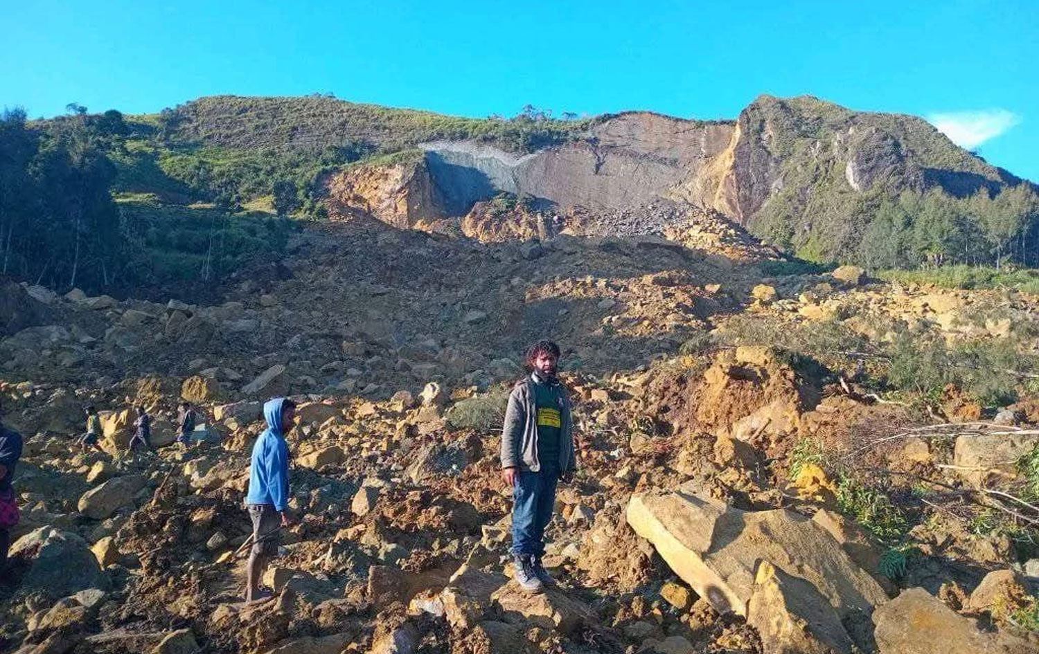 Gundê ku erd lê heziyaye/Wêne: AFP