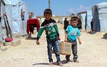أطفال سوريون نازحون 