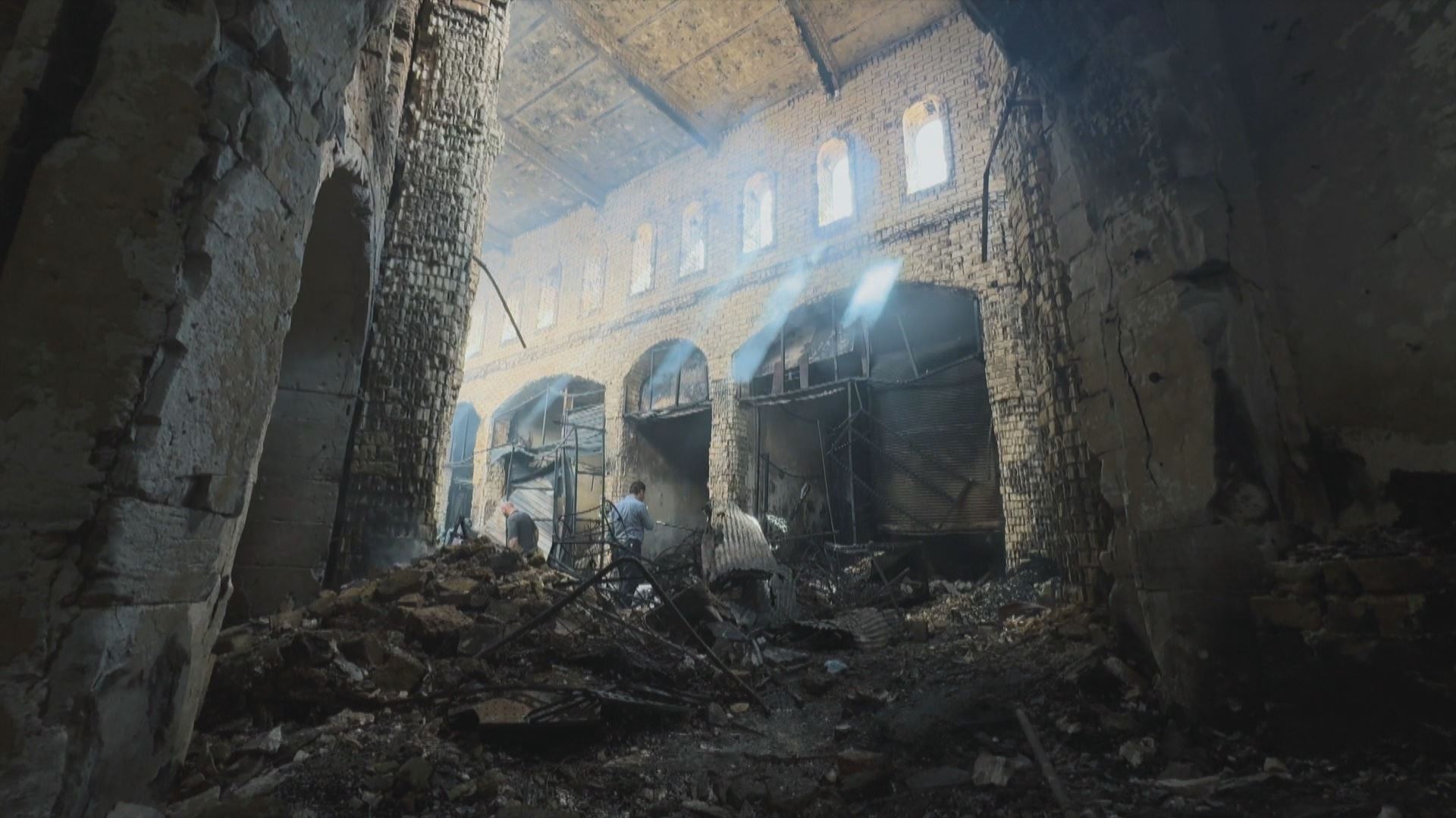 ئاسۆی نۆژەنکردنەوەی قەیسەریی هەولێر دیارنییە؛ 'ناتوانین خۆڵی بەردەم دووکانەکانیشمان فڕێبدەین'