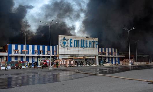 Hedef alınan mağazanın bombalanmasından sonra yangın çıktı - AA