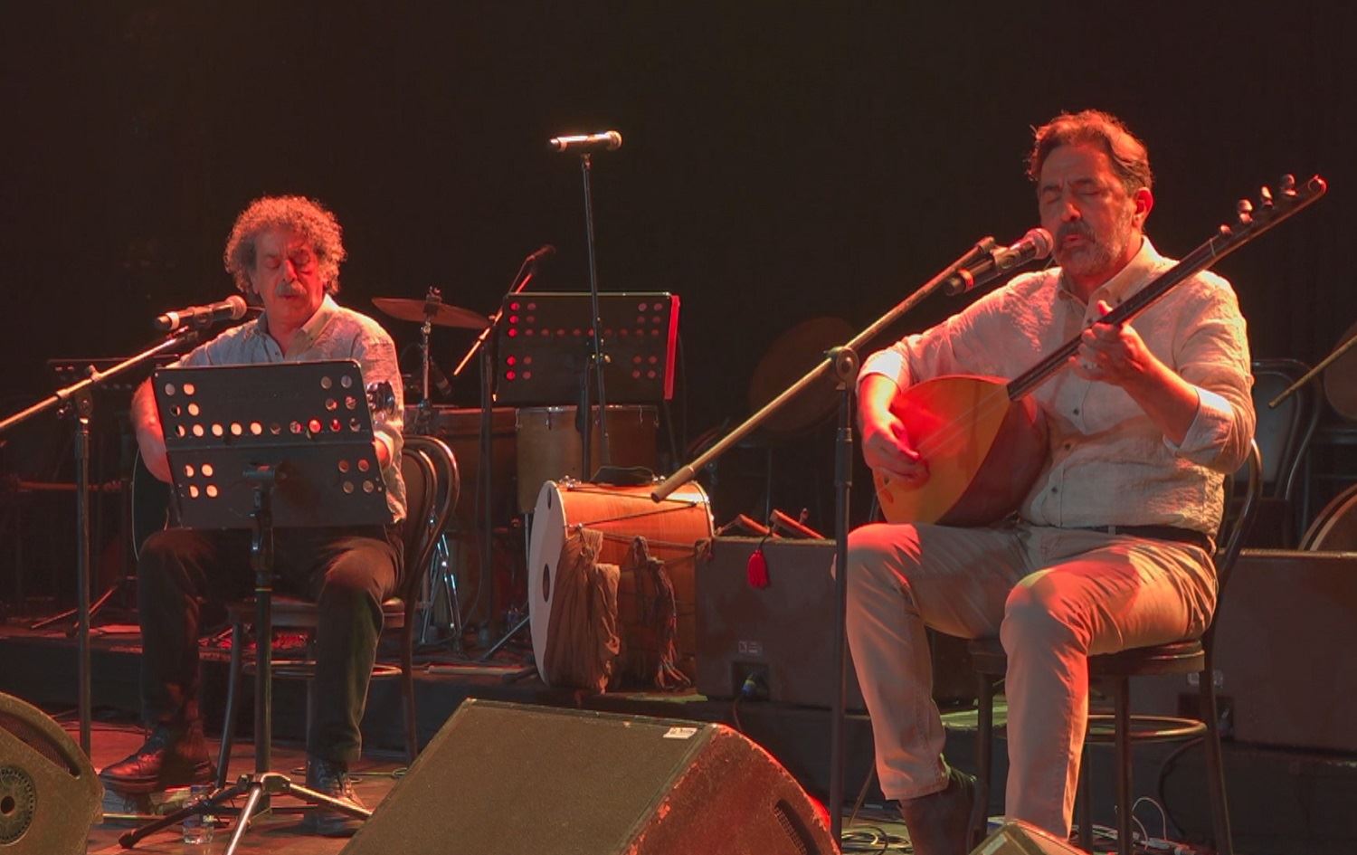 Metîn û Kemal Kahraman li saloneke tejî konserteke nuwaze li dar xist