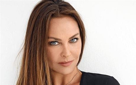 Hulya Avşar serdana penaberên Kobanî dike