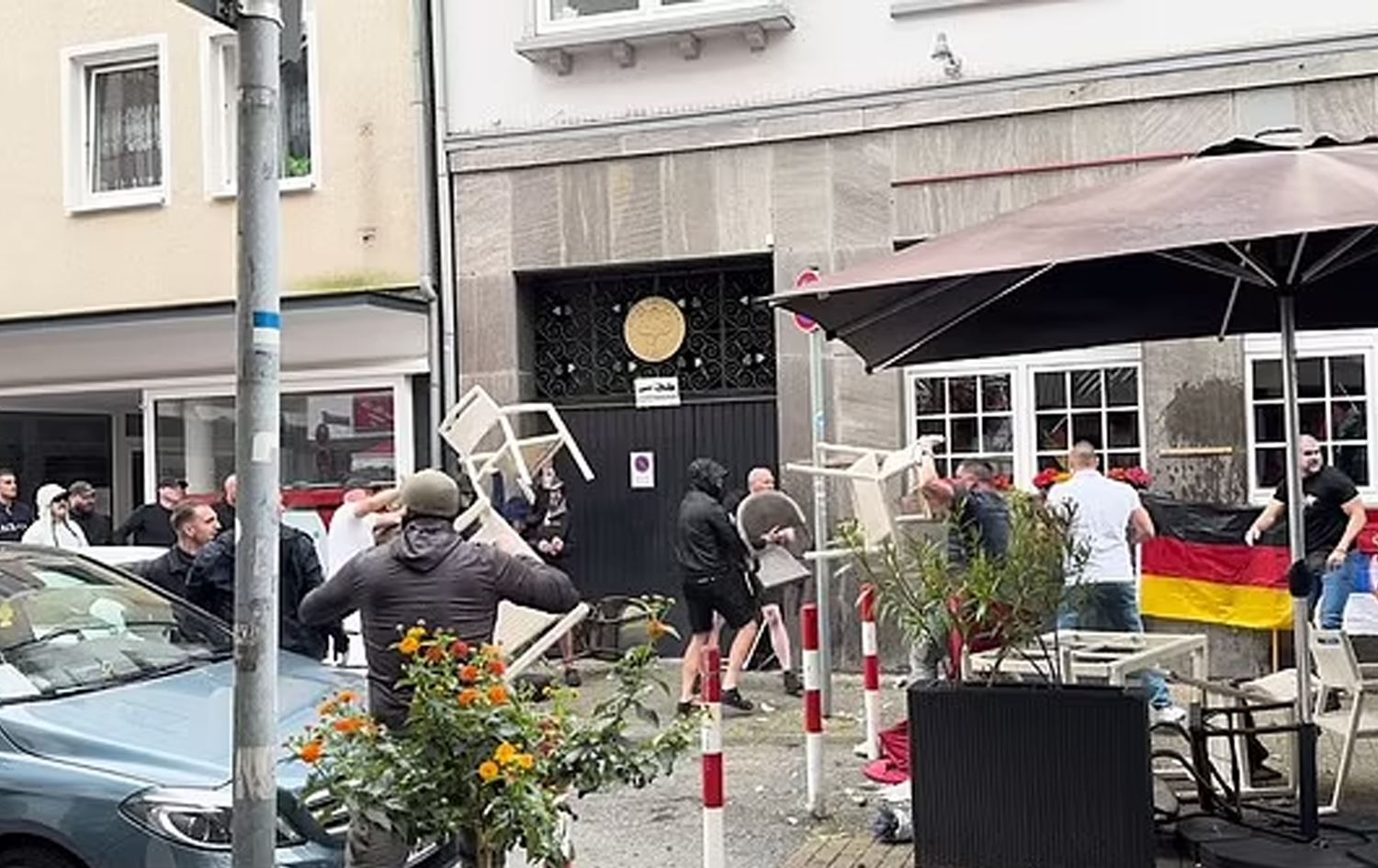 گرژی لەنێوان هاندەرانی سربیا و ئەلبانیا لە ئەڵمانیا دروستبوو