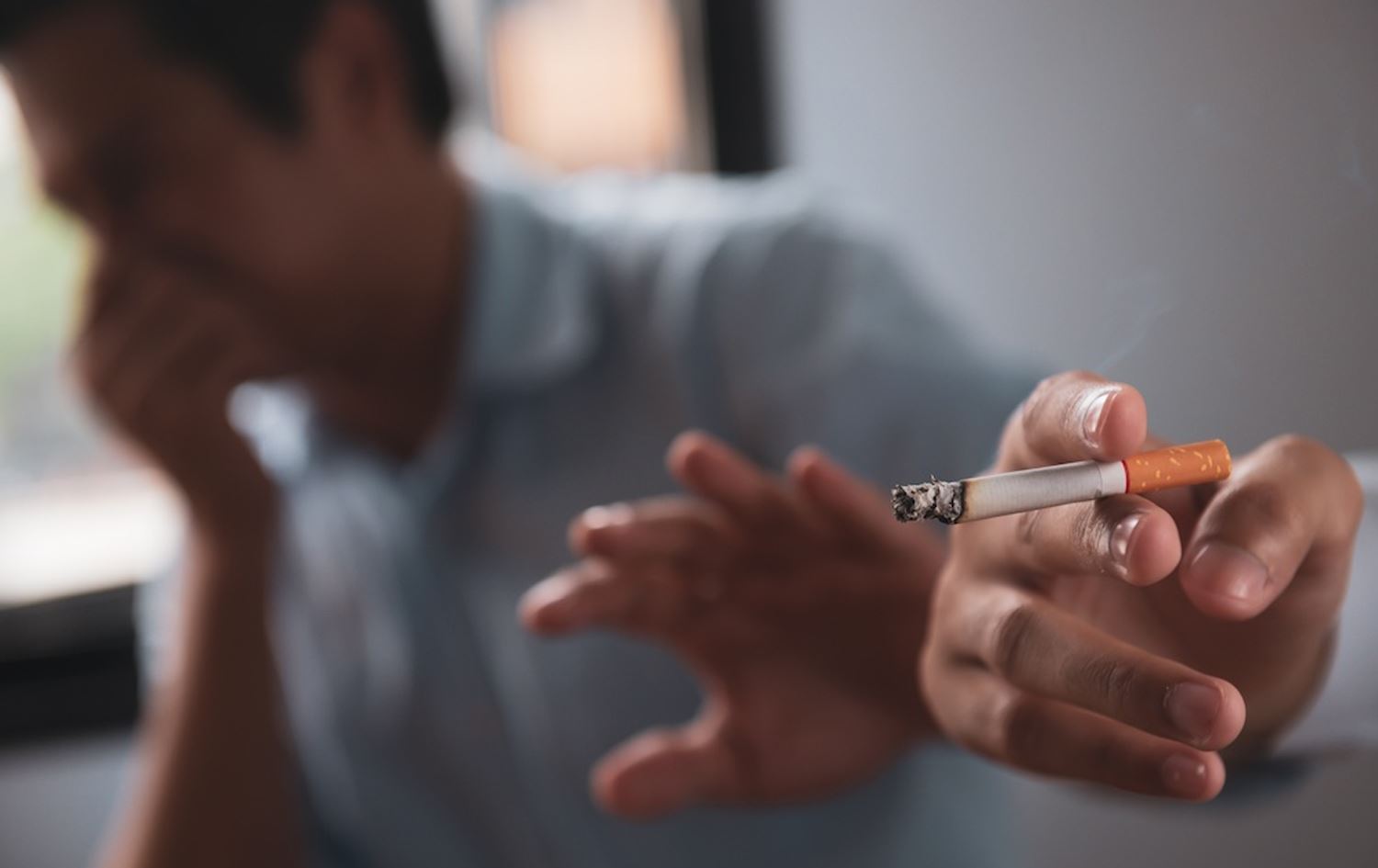 کۆمەڵەی نەخۆشییەکانی دڵ لە ئەوروپا: دووکەڵی دەستی دوو دەبێتە هۆی نارێكی لێدانی دڵ