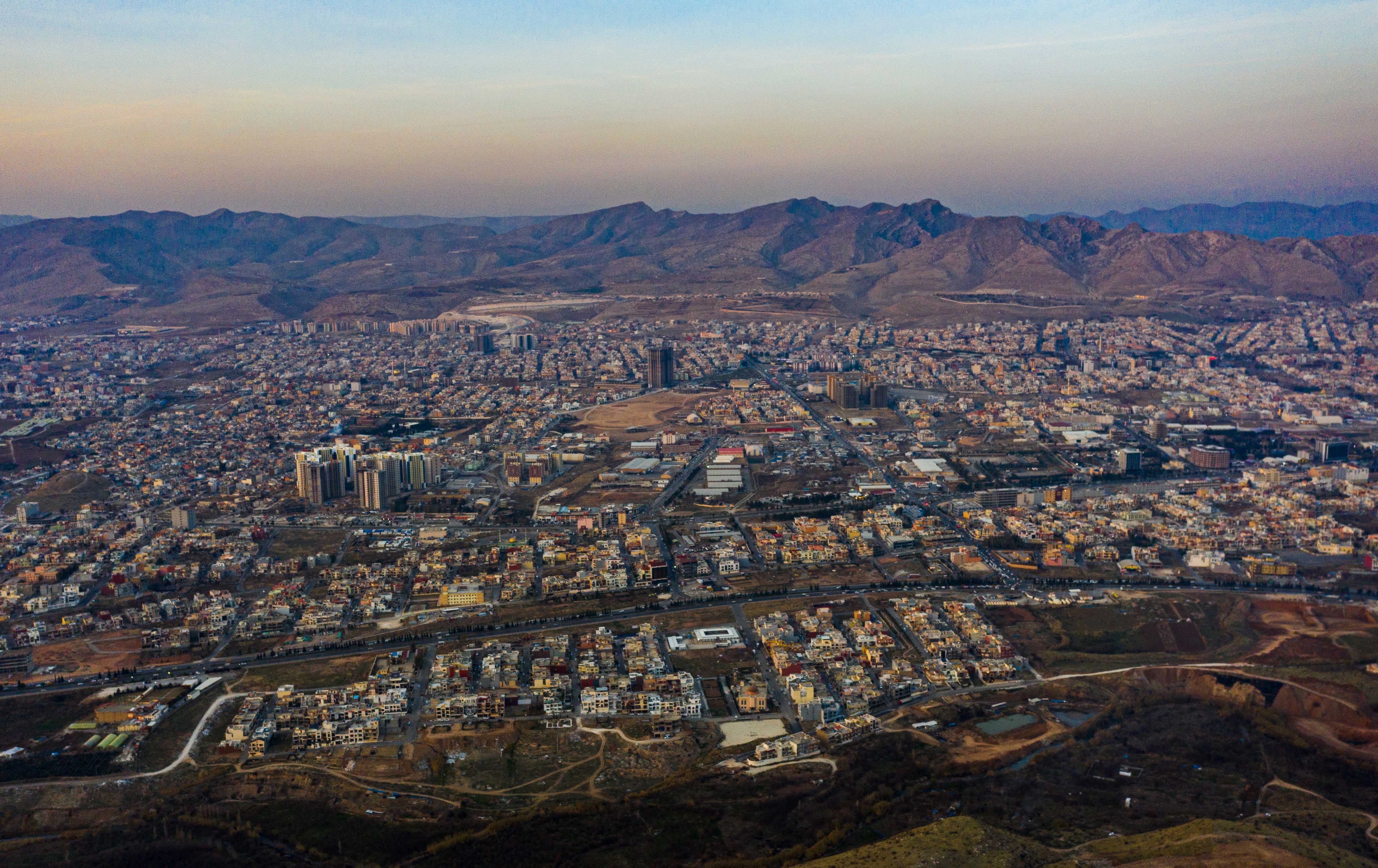 خواردنگەکانی دهۆک شێفیان دەستناکەوێت؛ 'بیانییەکان بە 3000 دۆلار کار دەکەن'