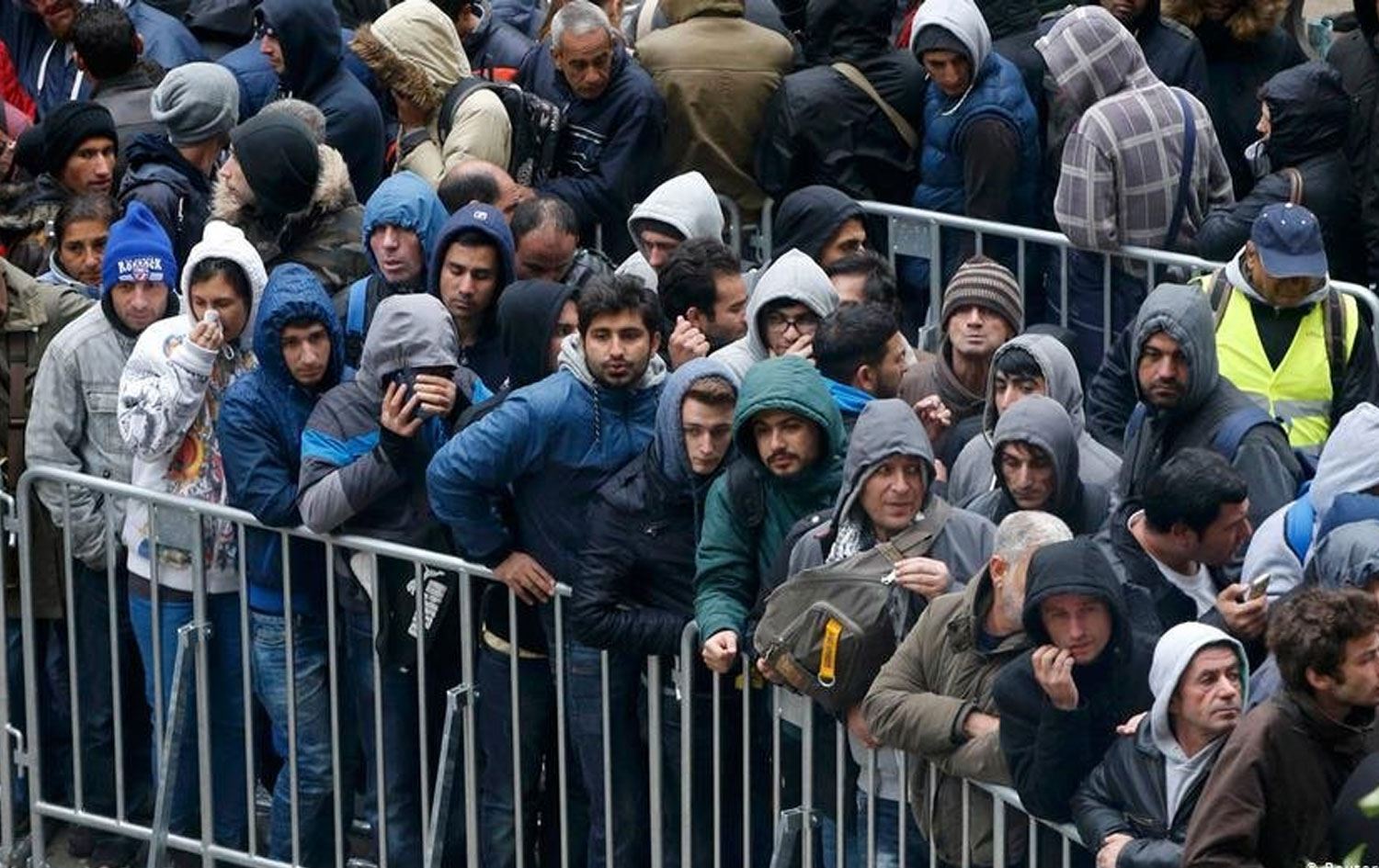 Rêzeke koçberan li Almanyayê / Wêne: Reuters/F.Bensch