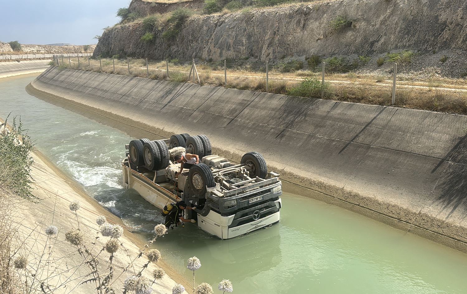 Barhilgira ku ket kanala avdaniyê/Wêne: AA
