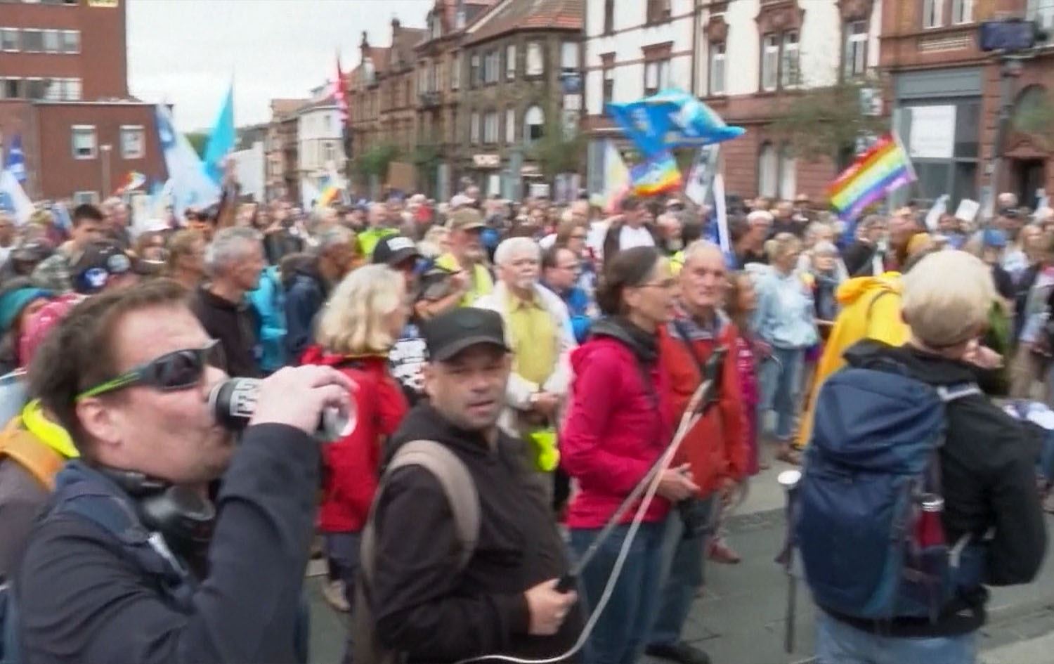 لە ئەڵمانیا خۆپێشاندان دژی ناردنی چەک بۆ ئۆکراینا بەڕێوەچوو