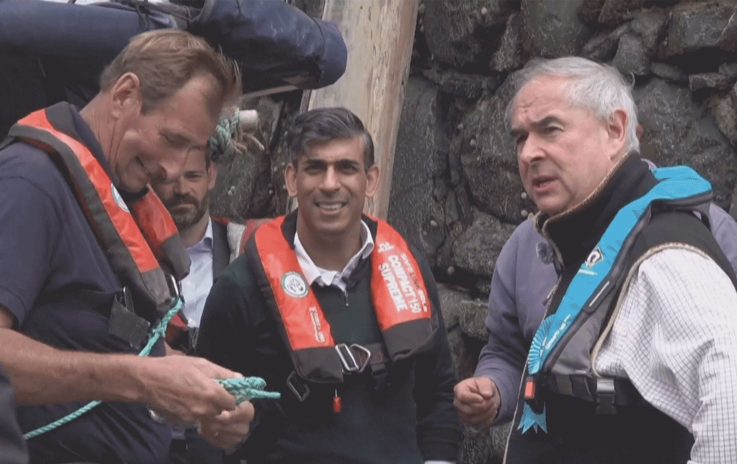 پارتەکانی بەریتانیا پرسی کۆچبەران دەکەنە پرسی سەرەکیی هەڵبژاردنەکان