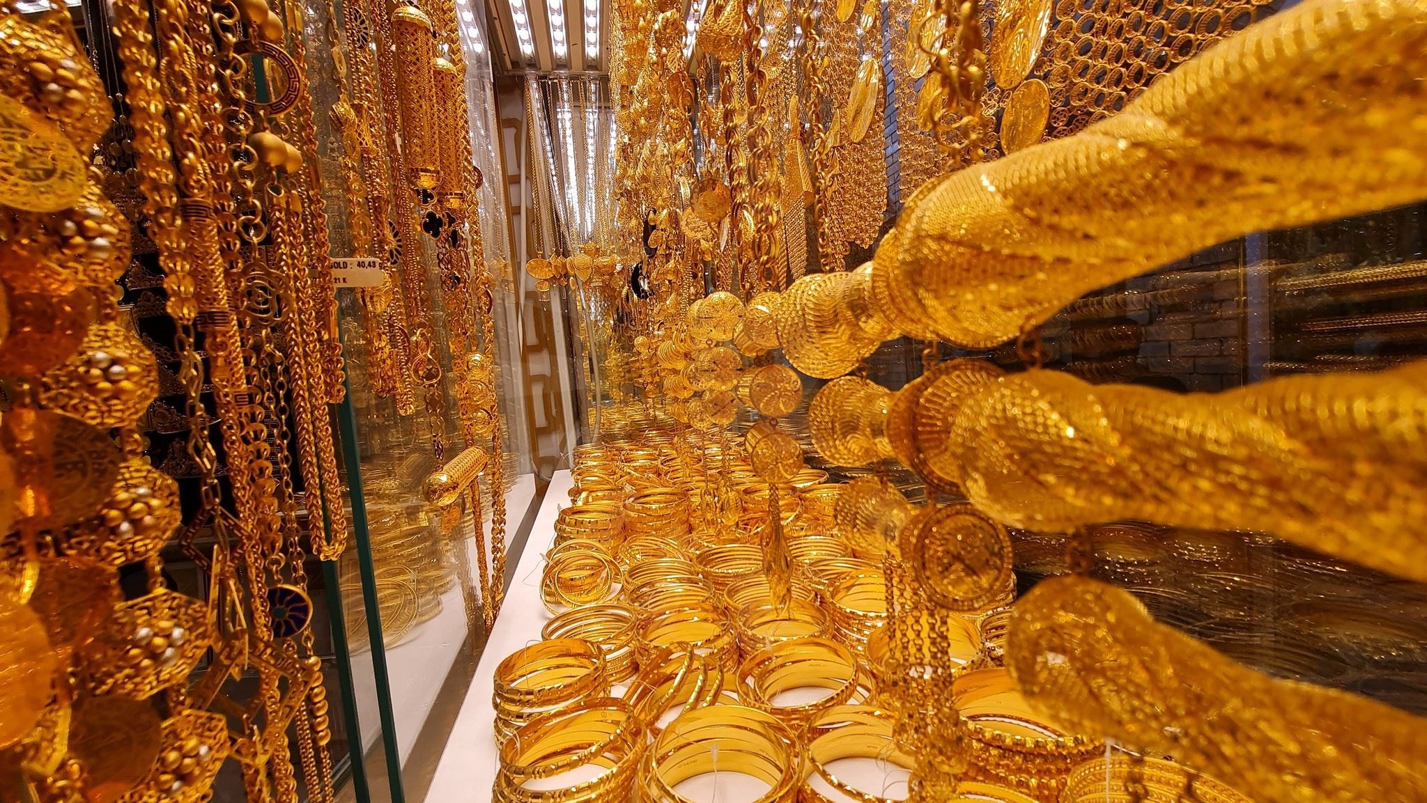 لە چارەکی دووەمی ئەم ساڵدا نرخی زێڕ بە رێژەی 4% بەرزبووەوە