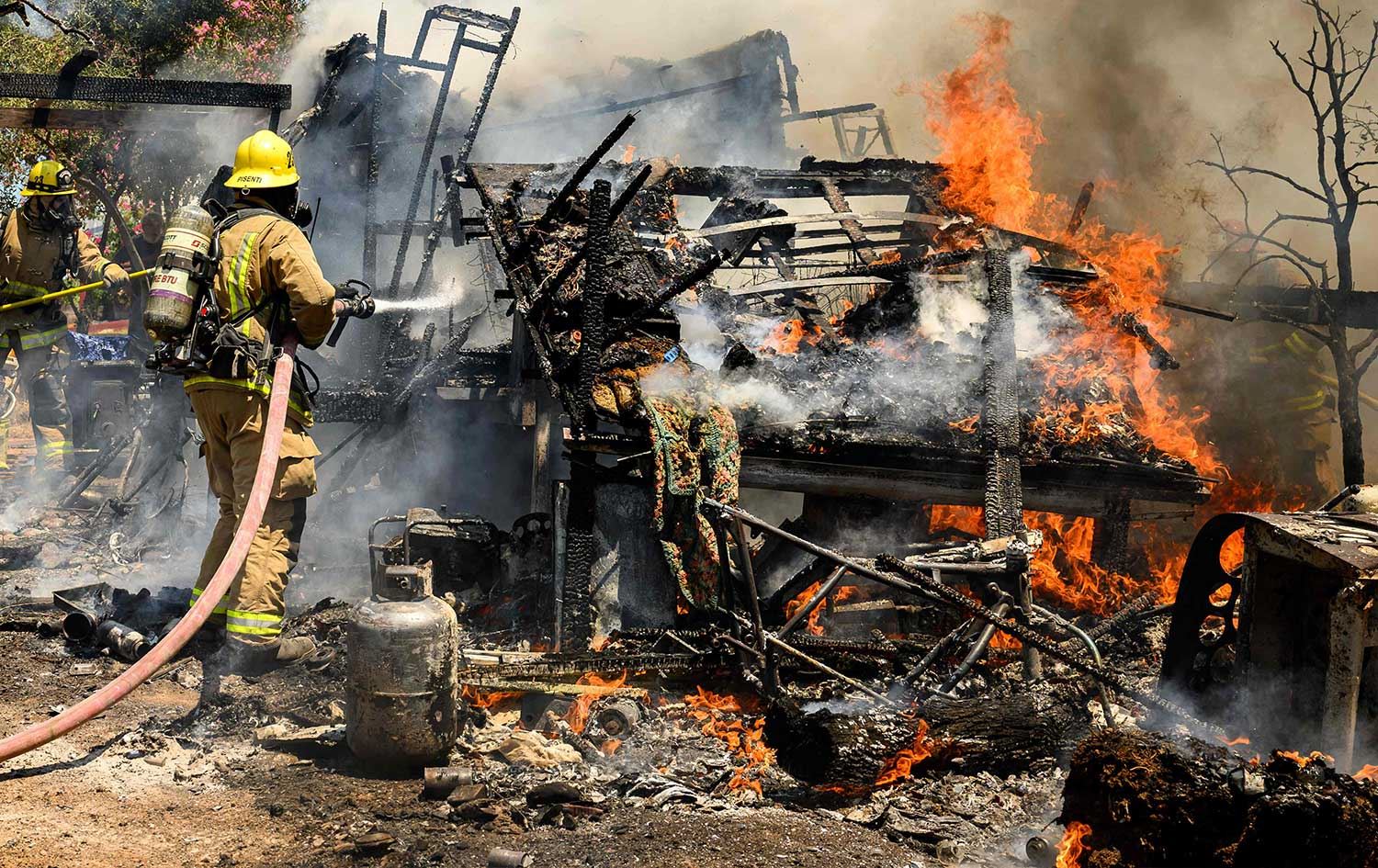 بەرپرسانی کالیفۆرنیا: ئاگری دارستانەکان بووەتە هۆی ئاوارەبوونی 26 هەزار کەس