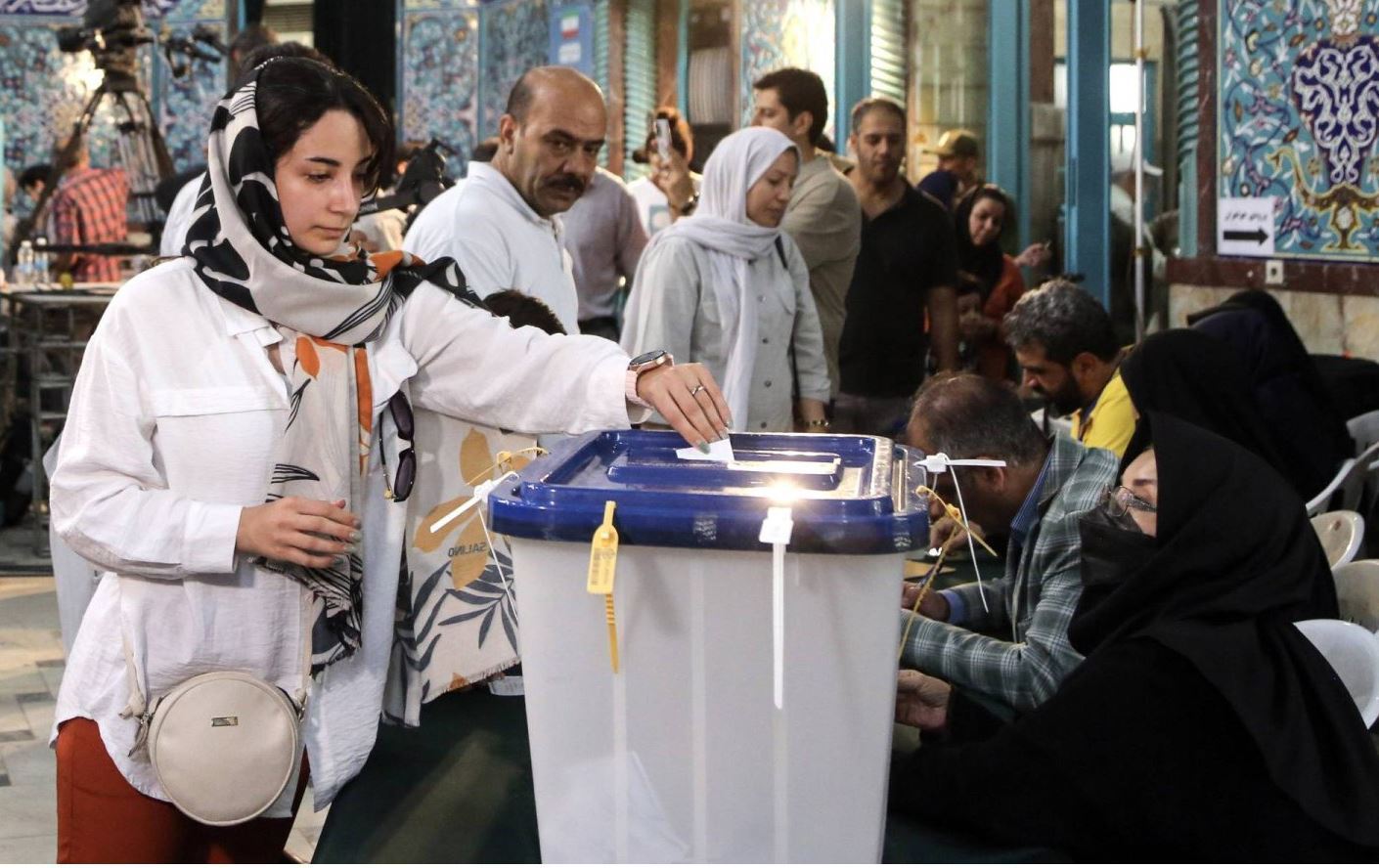 هەڵبژاردنی سەرۆکایەتیی ئێران بۆ جاری سێیەم و تاوەکو 12ی شەو درێژکرایەوە