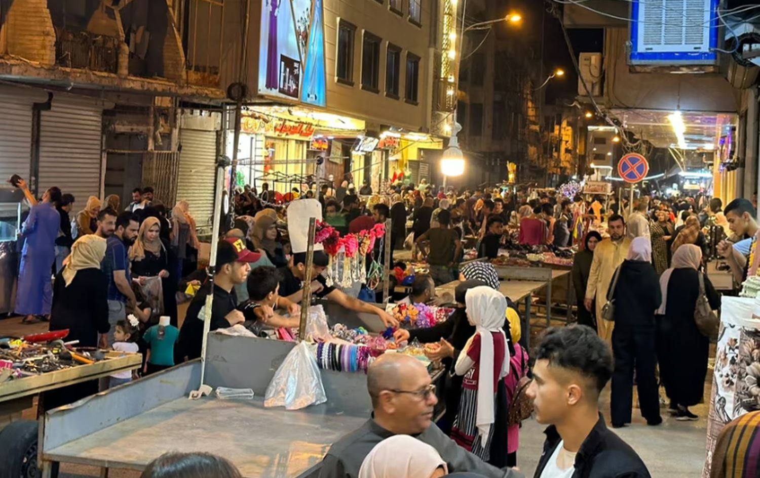 نينوى بحاجة الى 10 آلاف موظف لتغطية التعداد العام للسكان