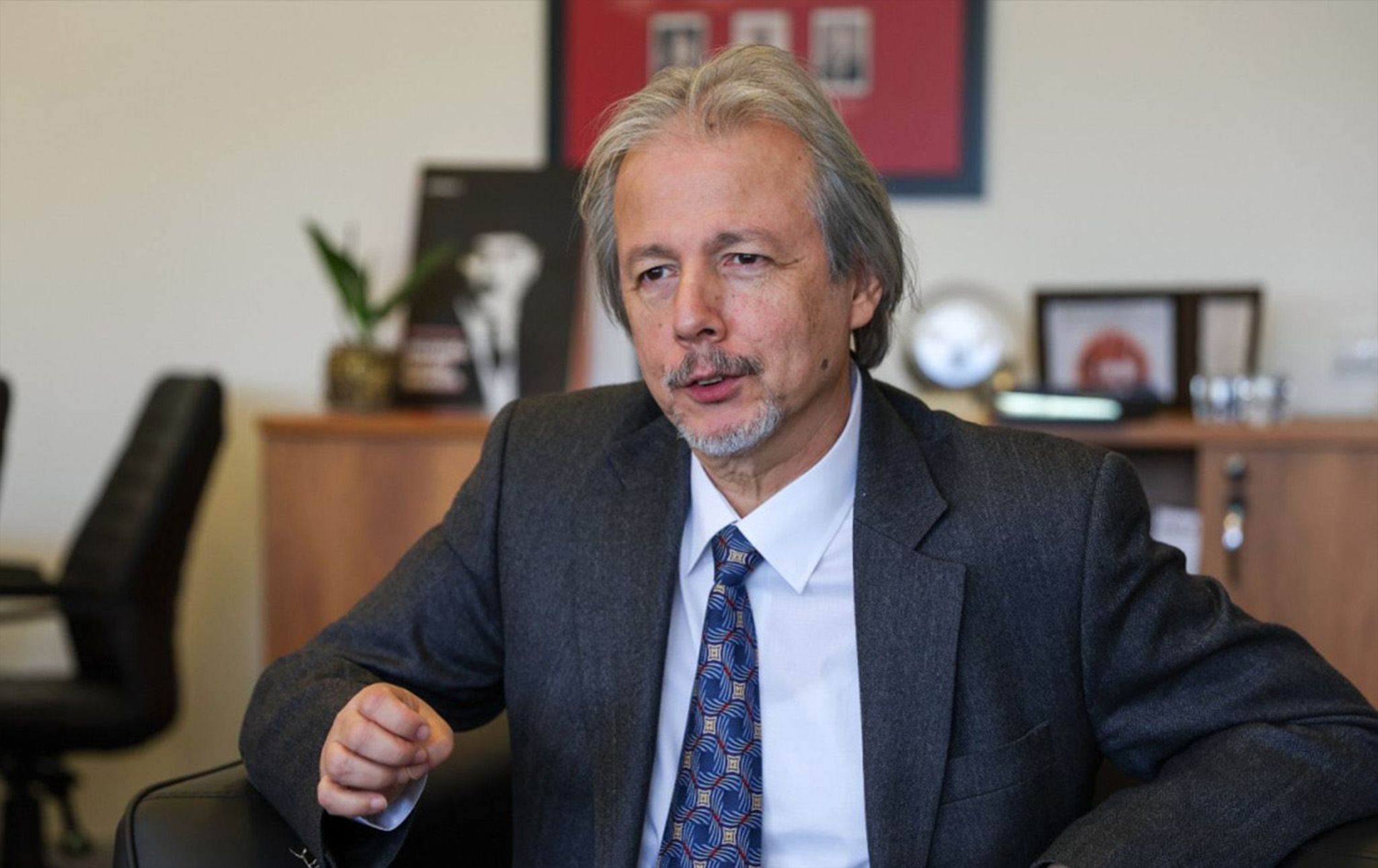 یاریدەدەری سەرۆکی جەهەپە: دەسەڵاتی شەرعیی سووریا رژێمی بەشار ئەسەدە