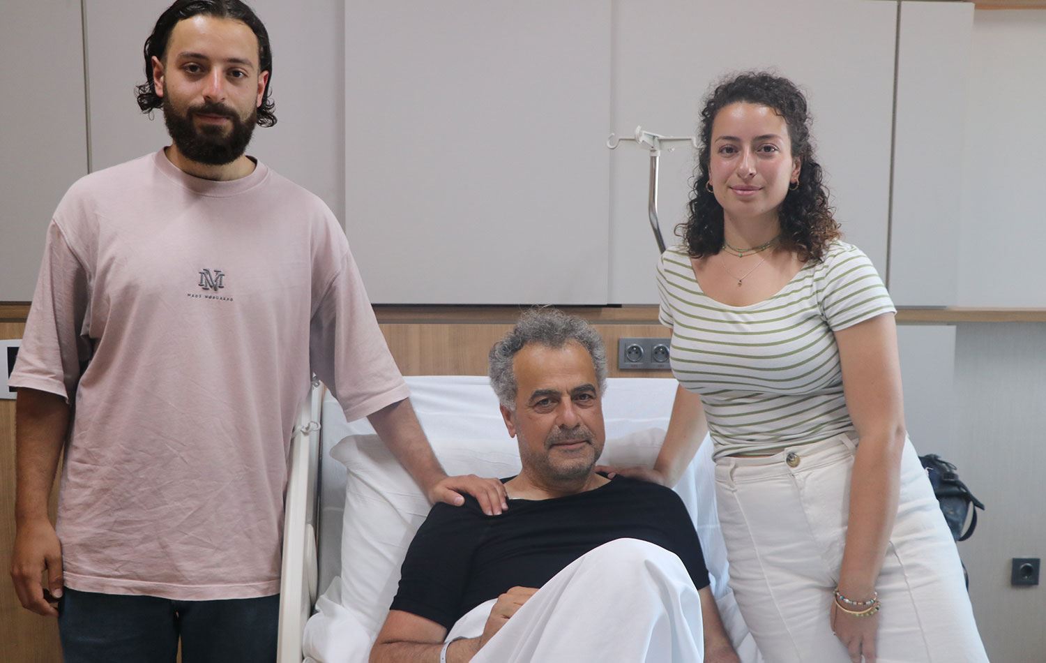 Ayak bileği kırılan akademisyen Usseb Karahalil, Erzurum'da tedavi gördüğü hastanede yaşadıklarını anlattı. / AA