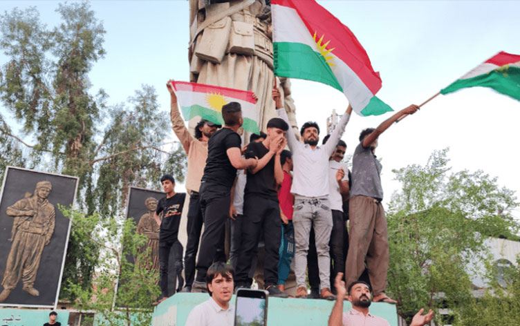 Kerkük'ün Sorça bölgesinde gösteri yapan Kerküklü gençler / 5 Eylül 2023 Foto: AA