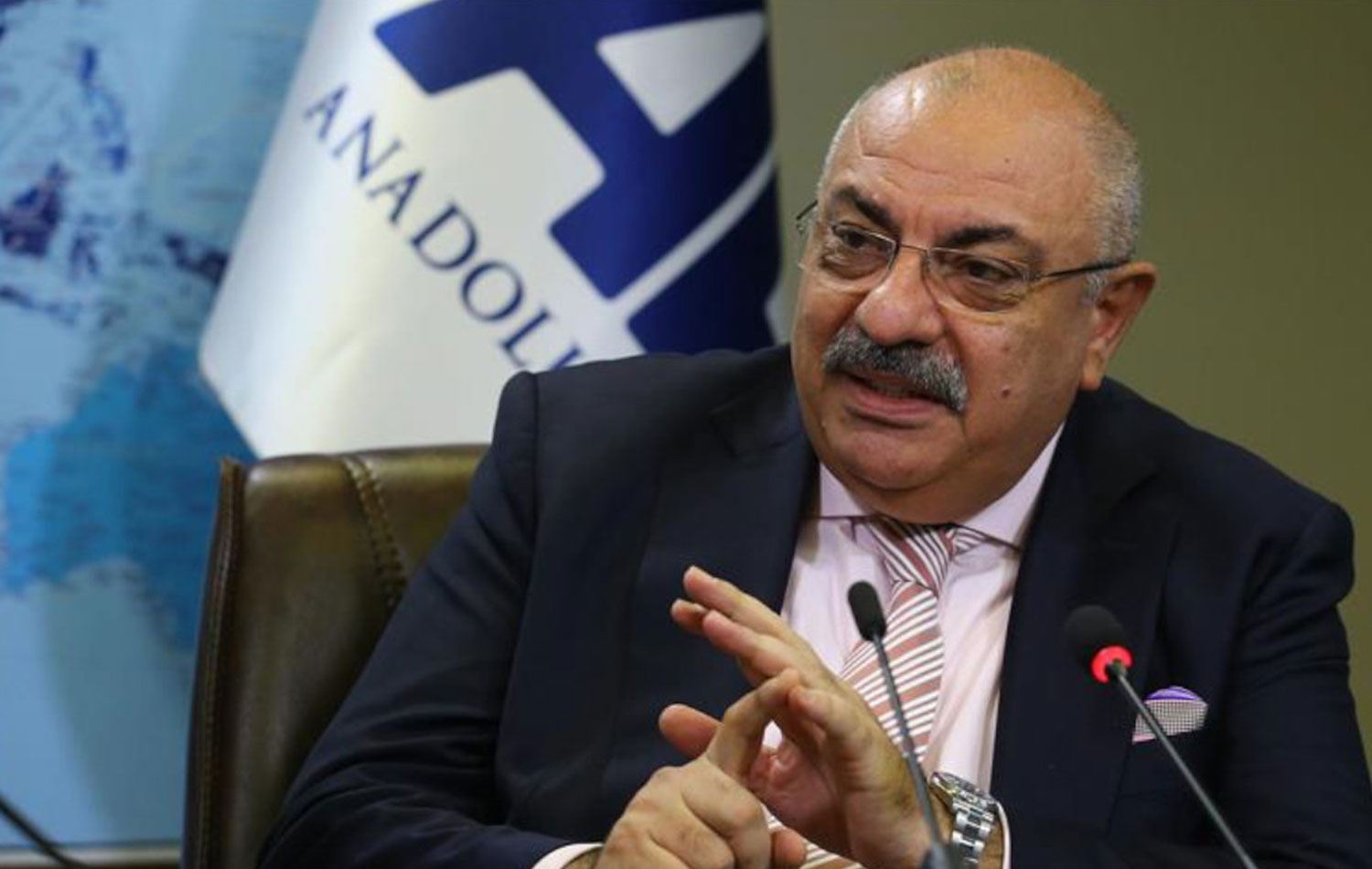 Tuğrul Türkeş / Arşiv