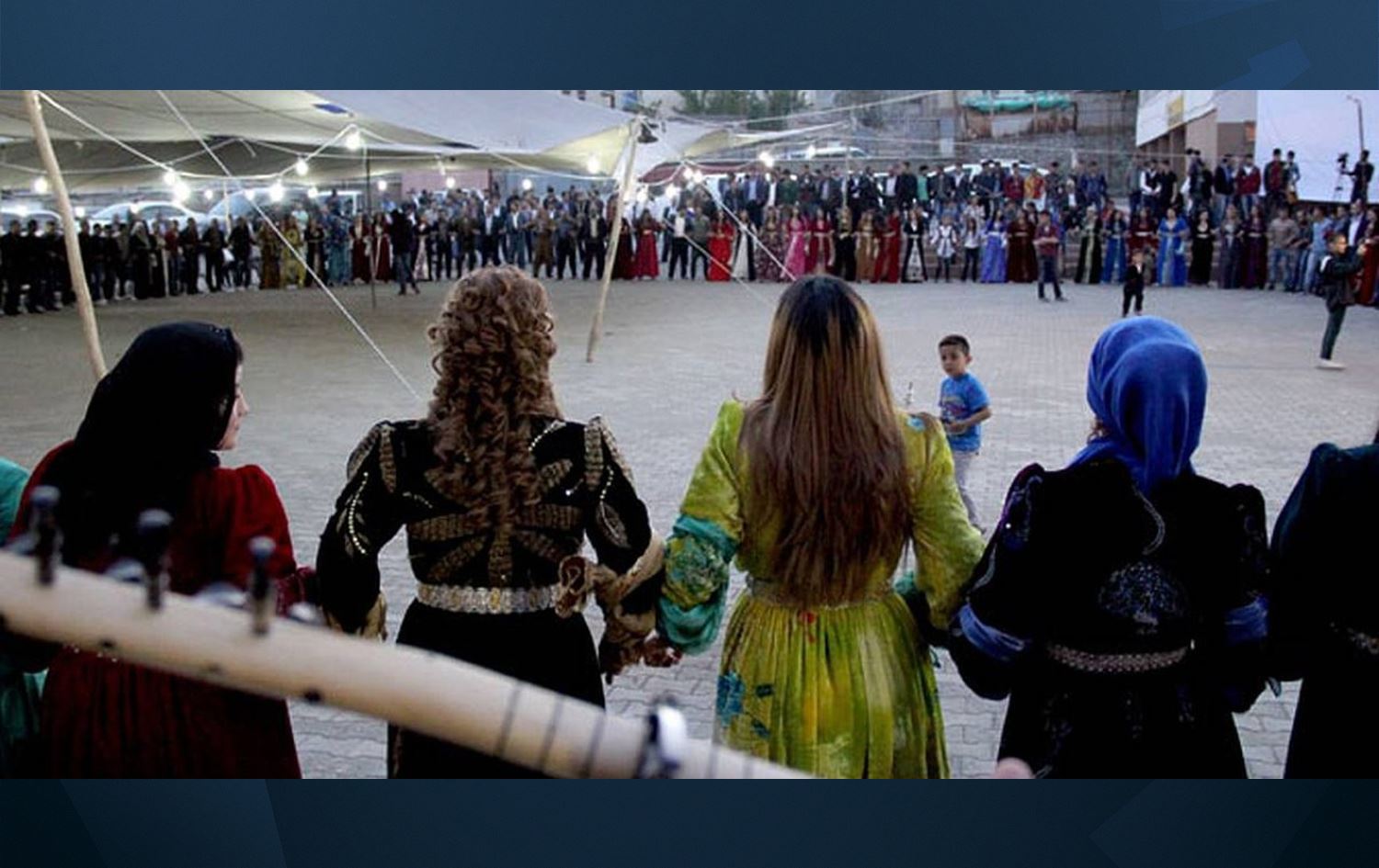 Polîsan ji ber stran û govendê  bi ser 3 dawetan de girt / Wêne: Medyaya civakî