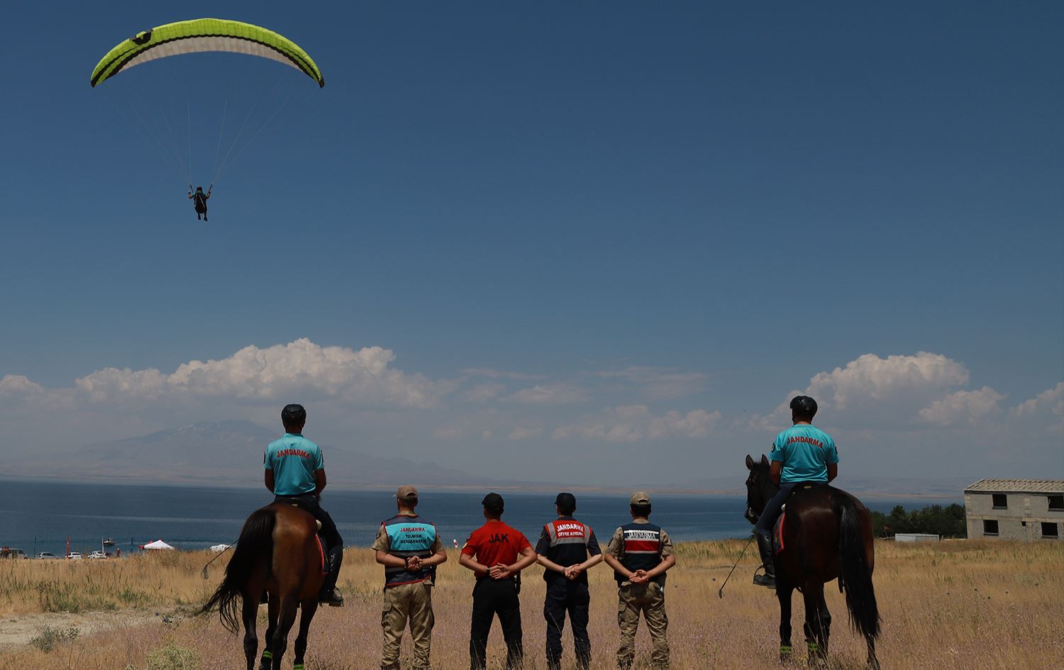 Li Wanê pêşbaziya ‘Paraşûta Berpalê’ dest pê kir / Wêne: AA
