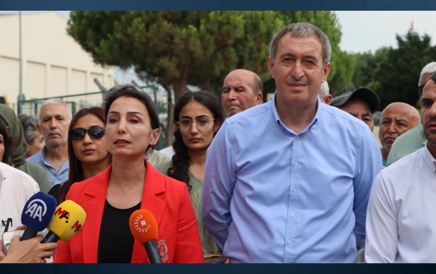 Hevserokên DEM Partiyê girtiyên Doza Geziyê ziyaret kirin / Wêne: DEM Partî X