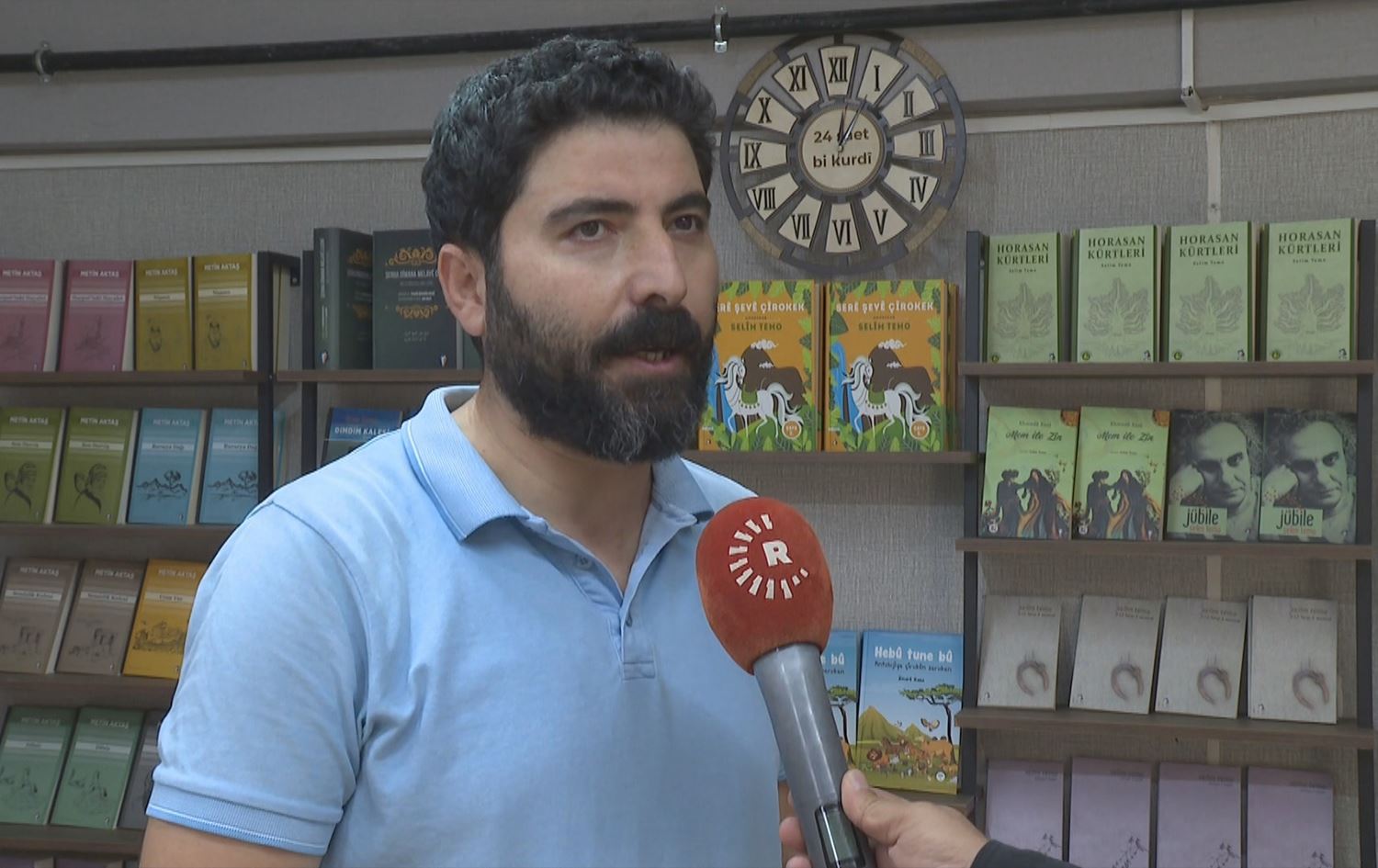 Astengkirina Instagramê zerer daye firotina pirtûkên Kurdî / Wêne: Rûdaw