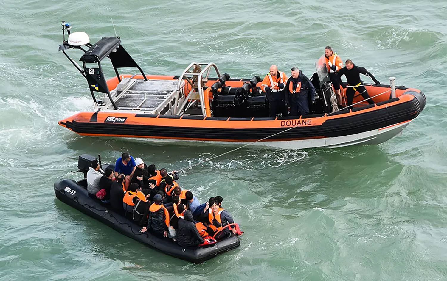 بەریتانیا دەستی بە دروستکردنی هێزێکی تایبەت بە رێگری لە کۆچبەران کرد؛ 'هاوشێوەی دژە تیرۆرە'