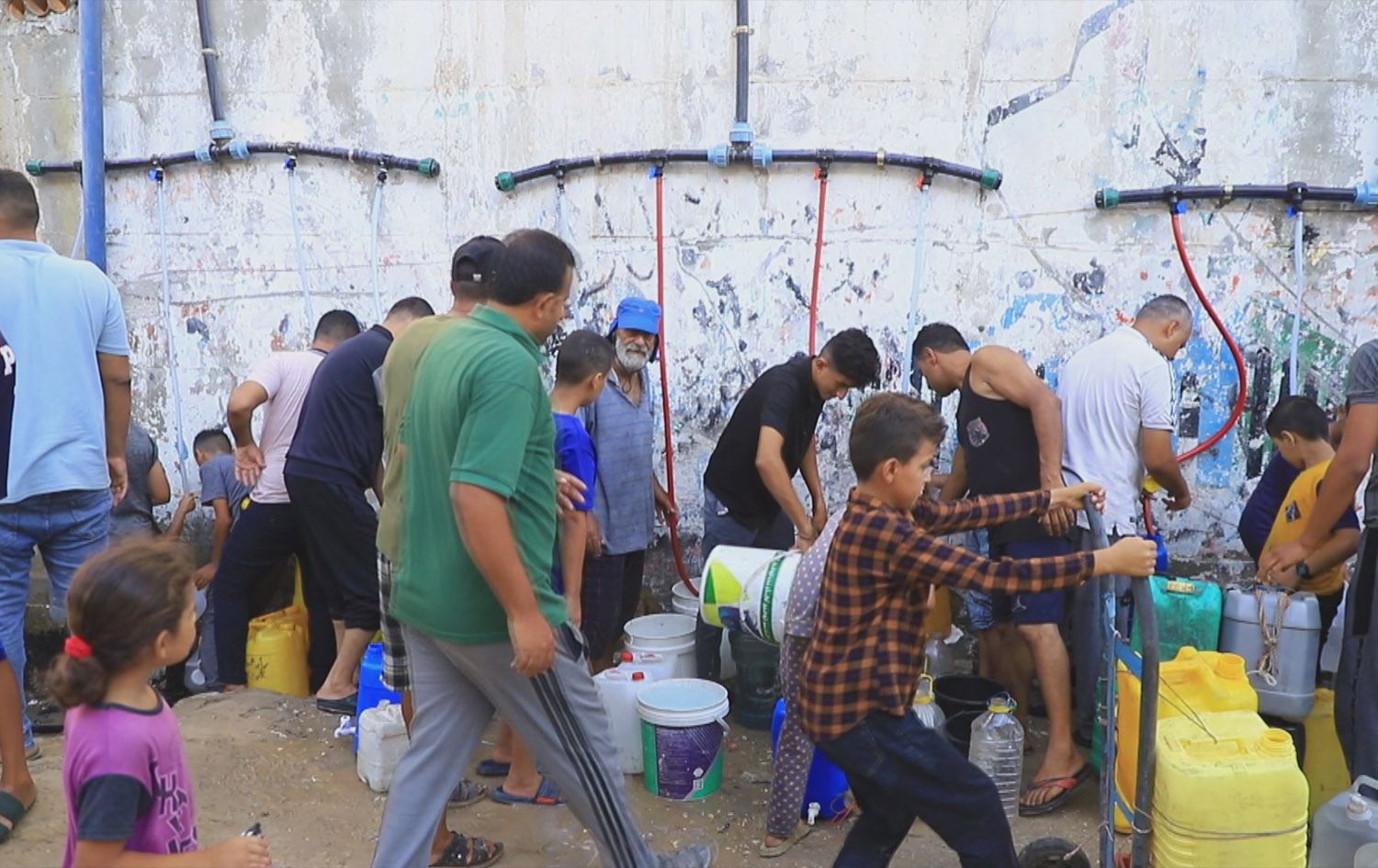 Water shortage continues to plague people in Gaza