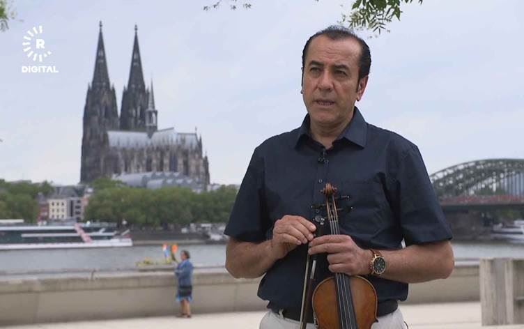 Kemanjenê Kurd Azad Xoşnaw /Wêne: Rûdaw