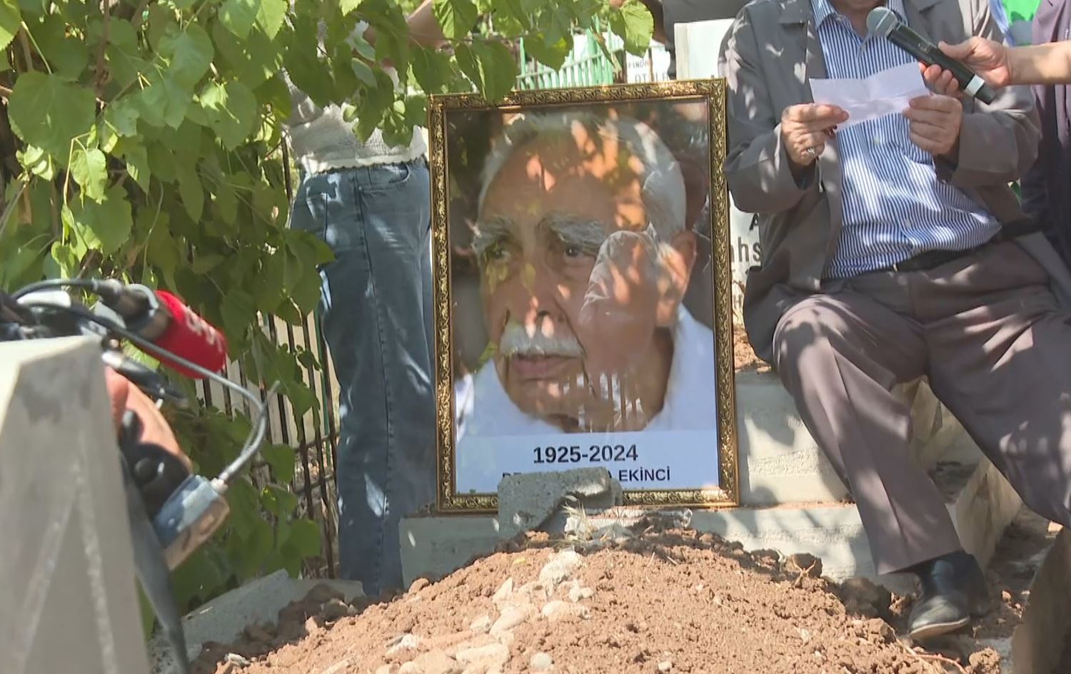 Cenazeyê Tarik Ziya Ekîncî li Amedê hat veşartin