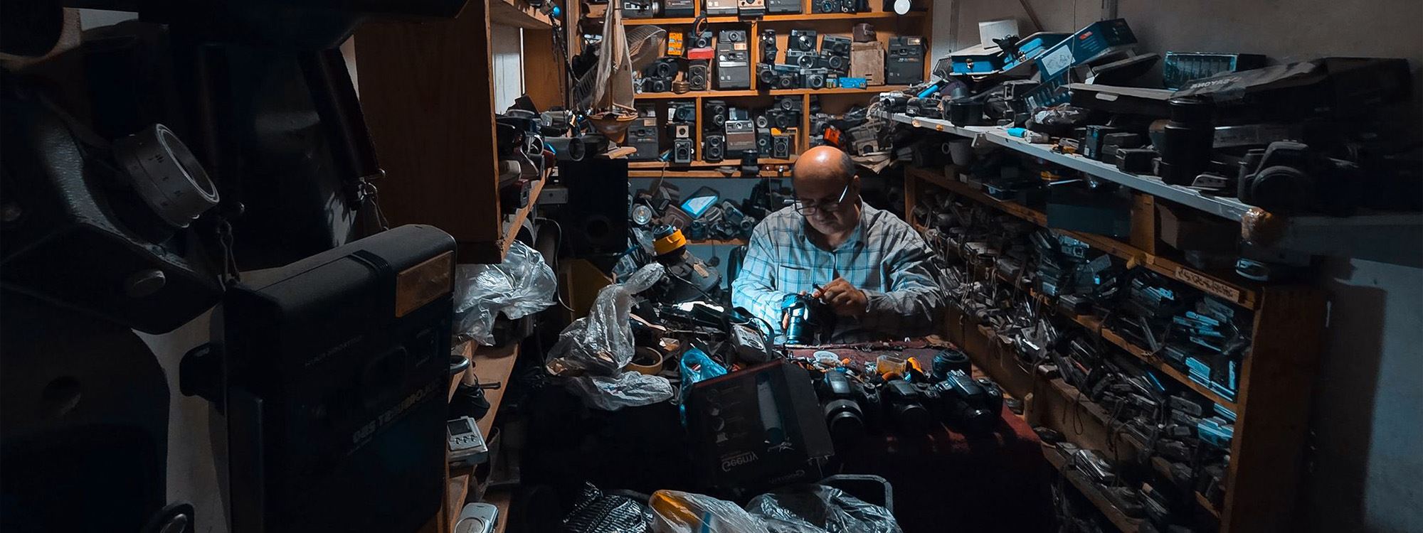 30 ساڵ لەپشت هاوێنە؛ چیرۆکی یەکێک لە بەنێوبانگترین وەستاکانی کامێرا لە هەرێمی کوردستان