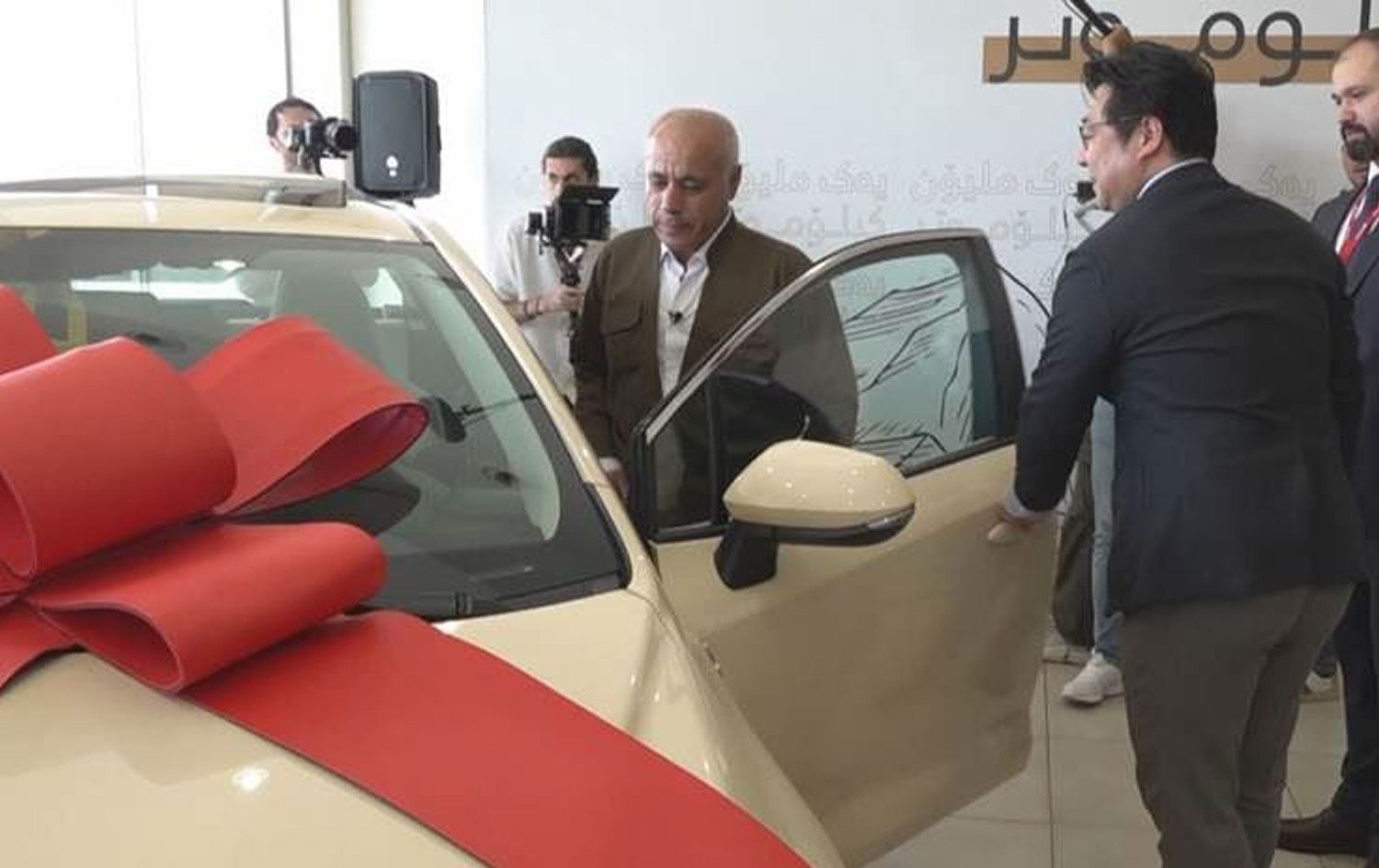 Toyotayê ajokarê Kurd xelat kir / Wêne: Rûdaw