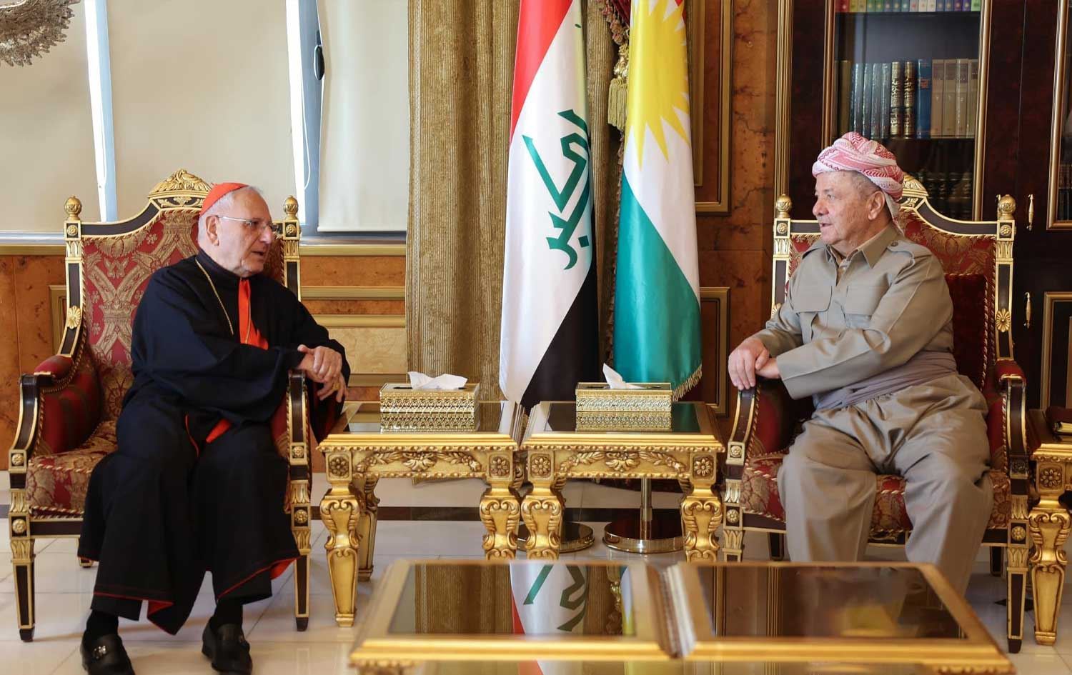 Serok Mesûd Barzanî li Hewlêrê Patrîkê Kildanan ê Îraq û Cîhanê Kardînal Louis Raphael Sako kir