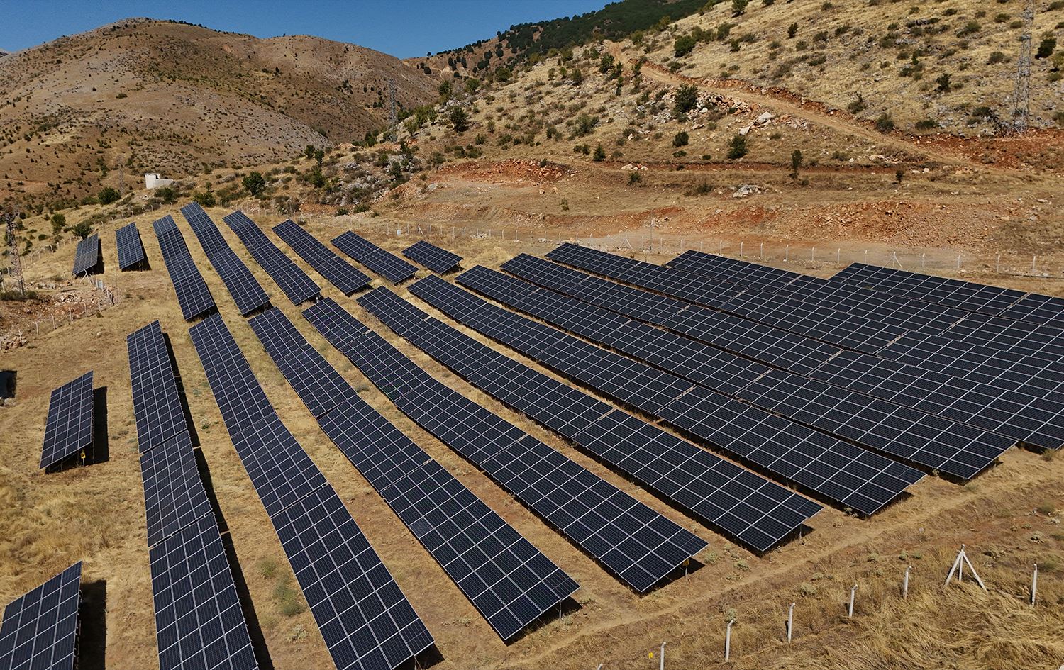 Şaredariya Bêdlîsê li ser 35 hezar donim erd projeya enerjiya rojê bi cih kir/Wêne: AA