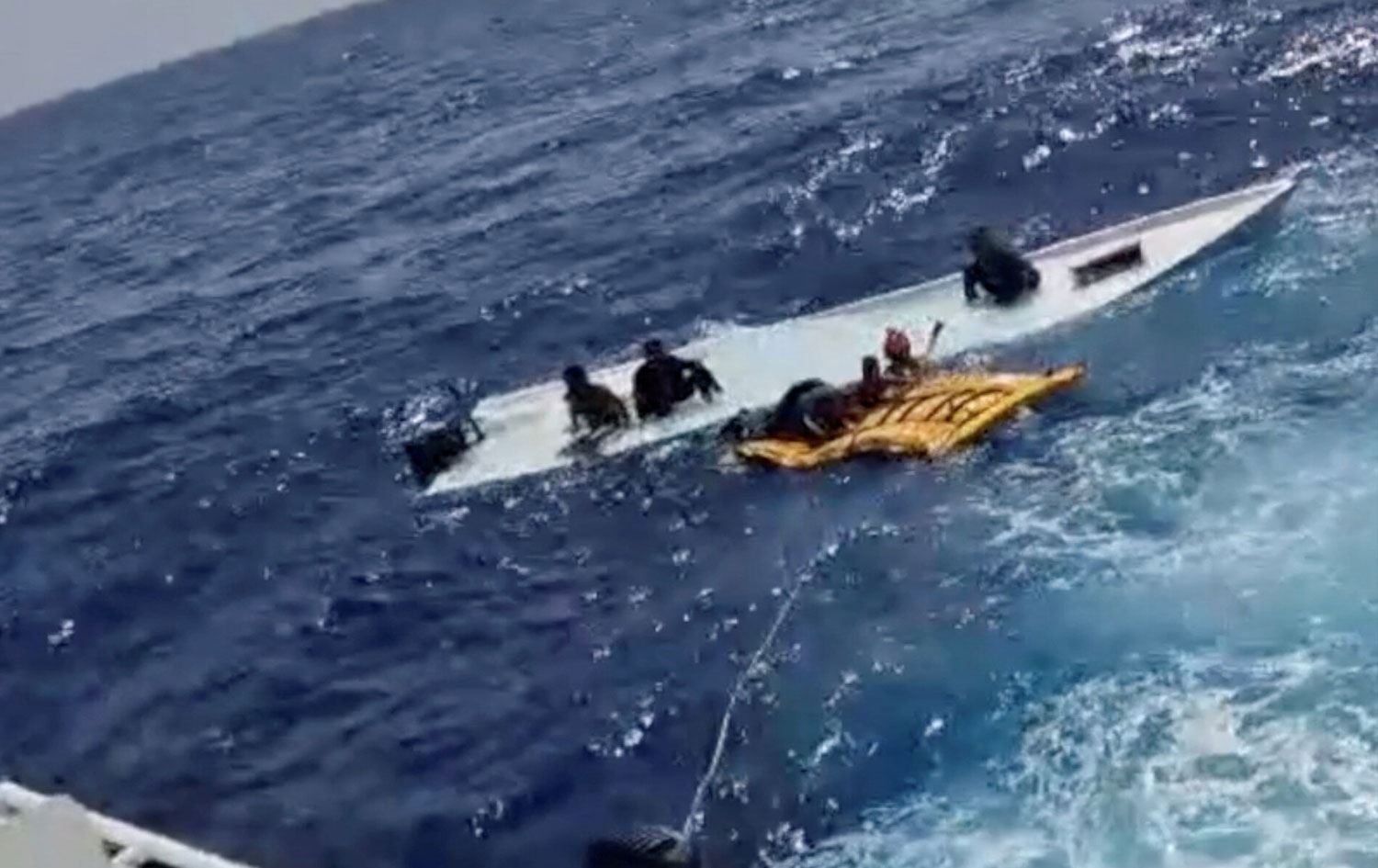 Dema hewl tê dayîn ku koçber bên rizgarkirin / Wêne: Ji ber dîmenan