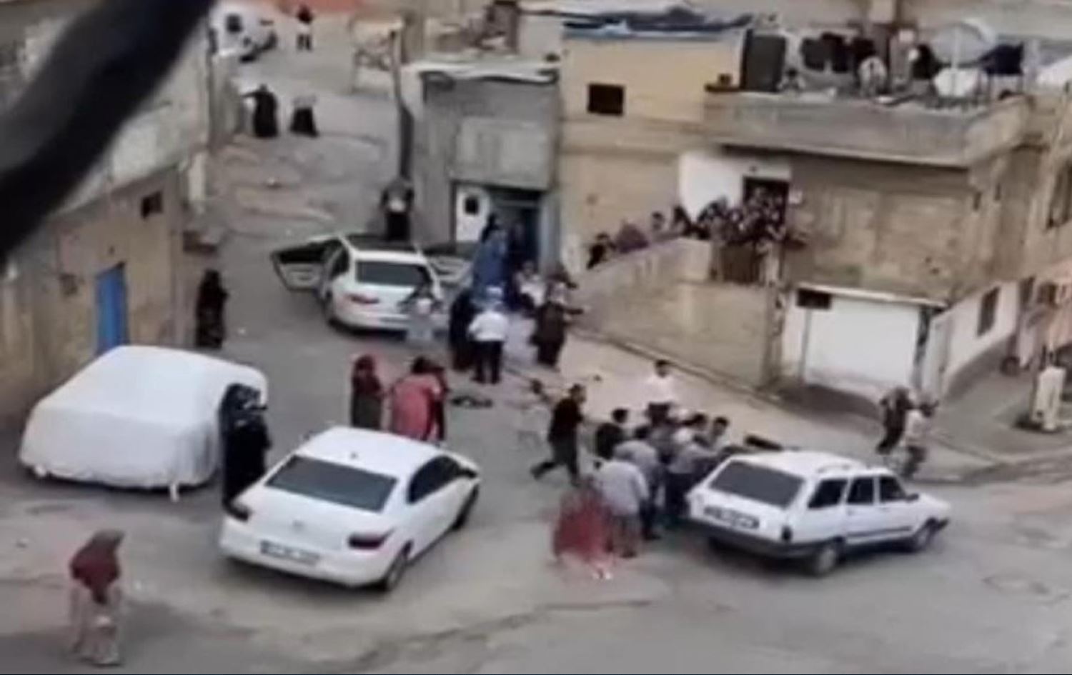 Li Rihayê di dawetê de 2 kes bi guleyên hatin berdan birîndar bûn / Wêne: Medyaya civakî