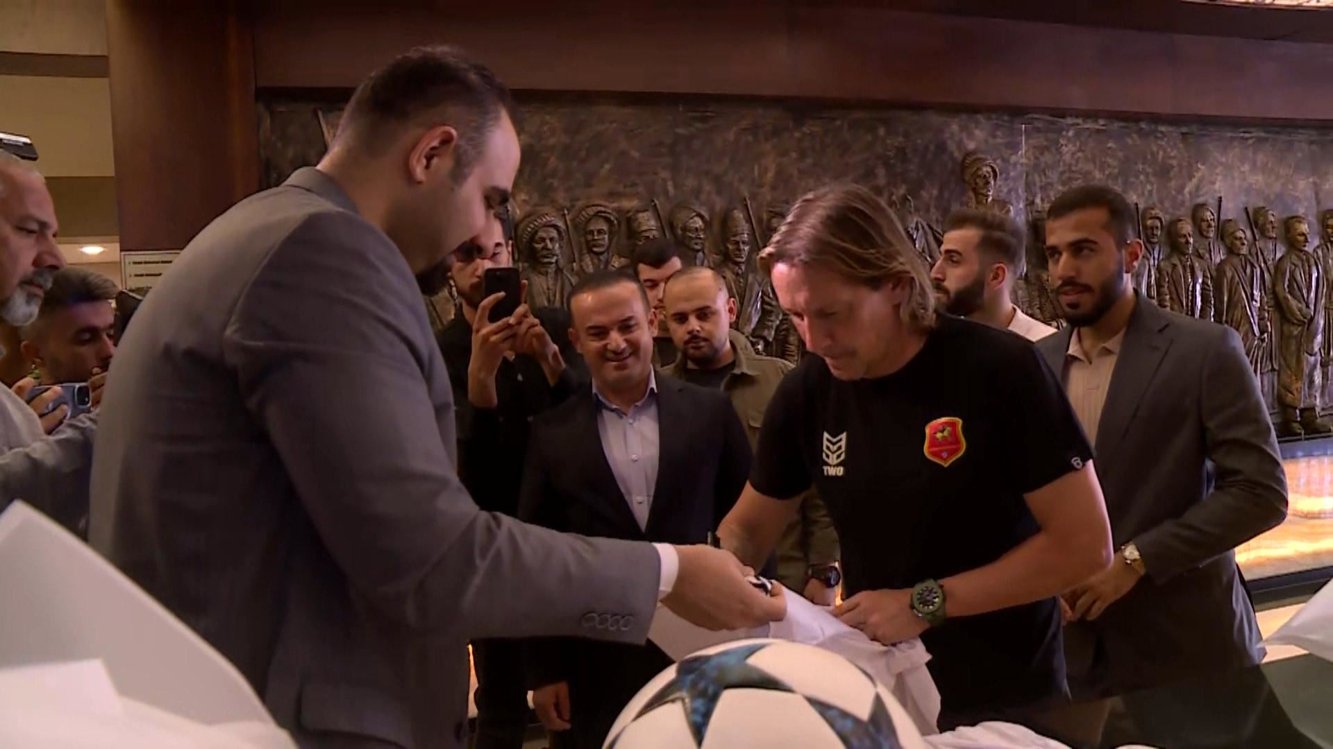 میشێل سالگادۆ  بۆ بەشداریکردن لە پاڵەوانێتییەک لە سلێمانییە