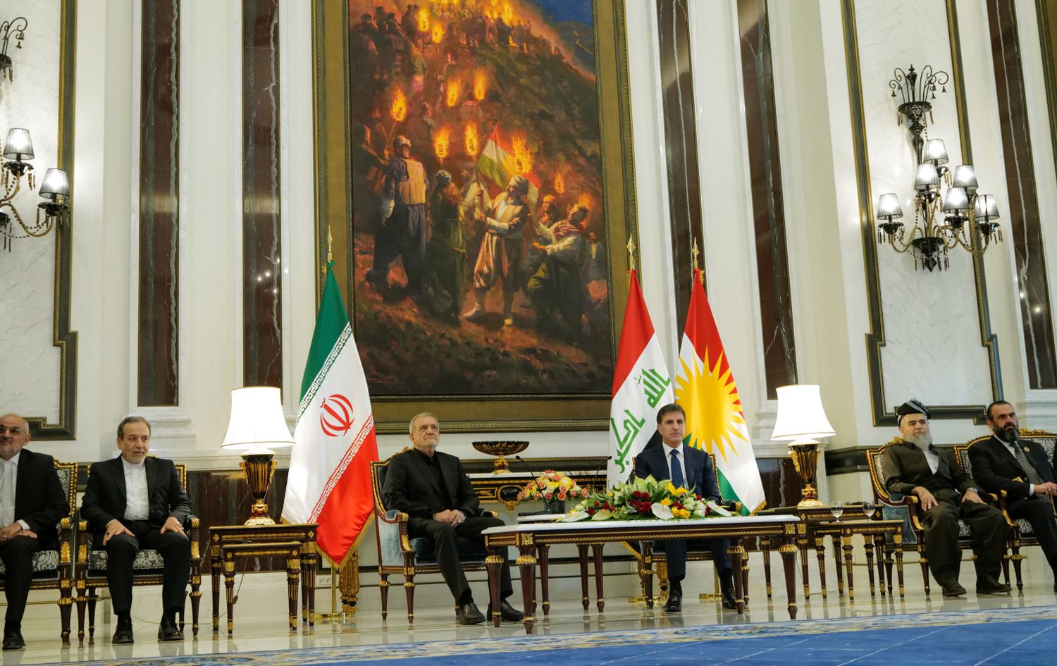 کۆبوونەوەی پزیشکیان لەگەڵ بەرپرسان و نوێنەری لایەن و ئایینە جیاجیاکان. 