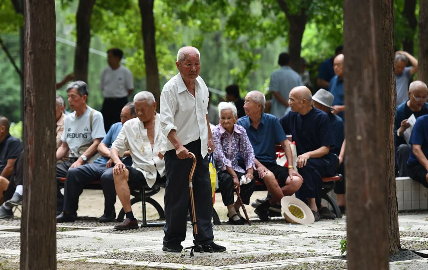 چین تەمەنی خانەنشینیی بەرزکردەوە